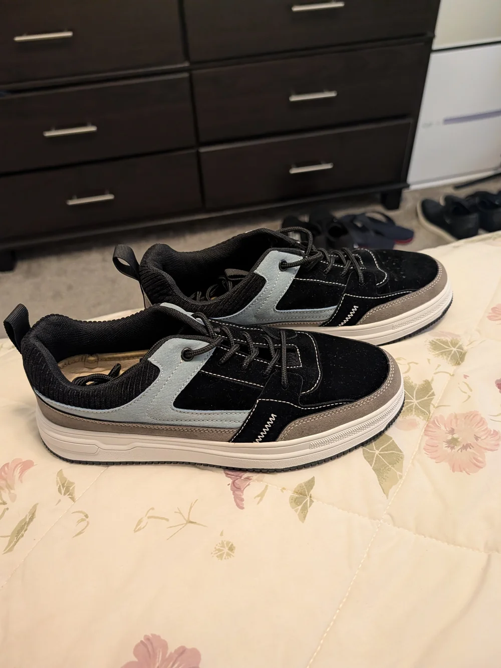 Men's Casual Black and Gray Lace-Up Sneakers